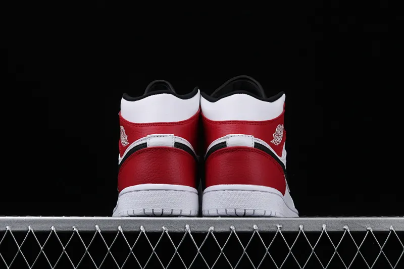 All categories Air Jordan Jordan series basketball shoes Air Jordan 1 Mid Air Jordan 1 Mid AJ1 Joe 1 "Little Chicago" basketball shoes full toe layer authentic 554724-116